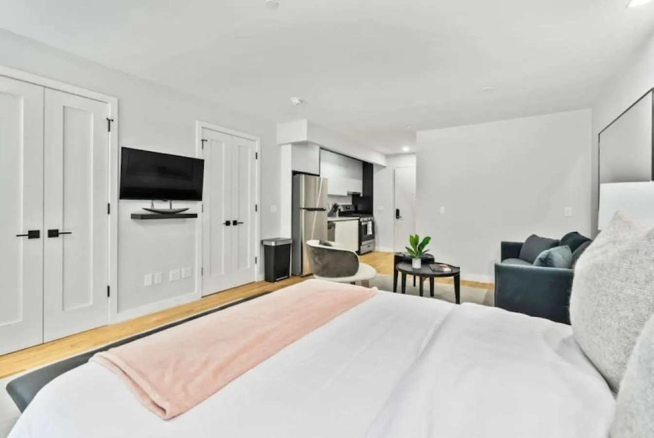 Ferienwohnung Luxe Studio With Charming Juliet Balcony New York Apartment