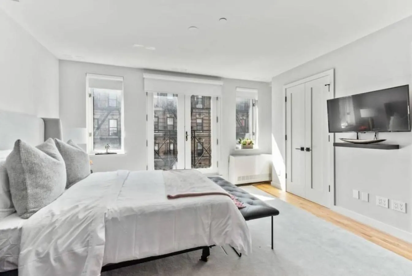Apartment Ferienwohnung Luxe Studio With Charming Juliet Balcony New York