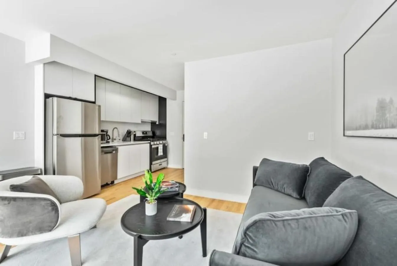 Luxe Studio With Charming Juliet Balcony Apartment New York