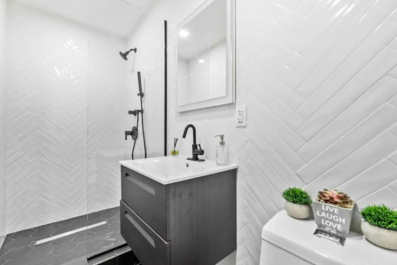 Luxe Studio With Charming Juliet Balcony Apartment New York United States