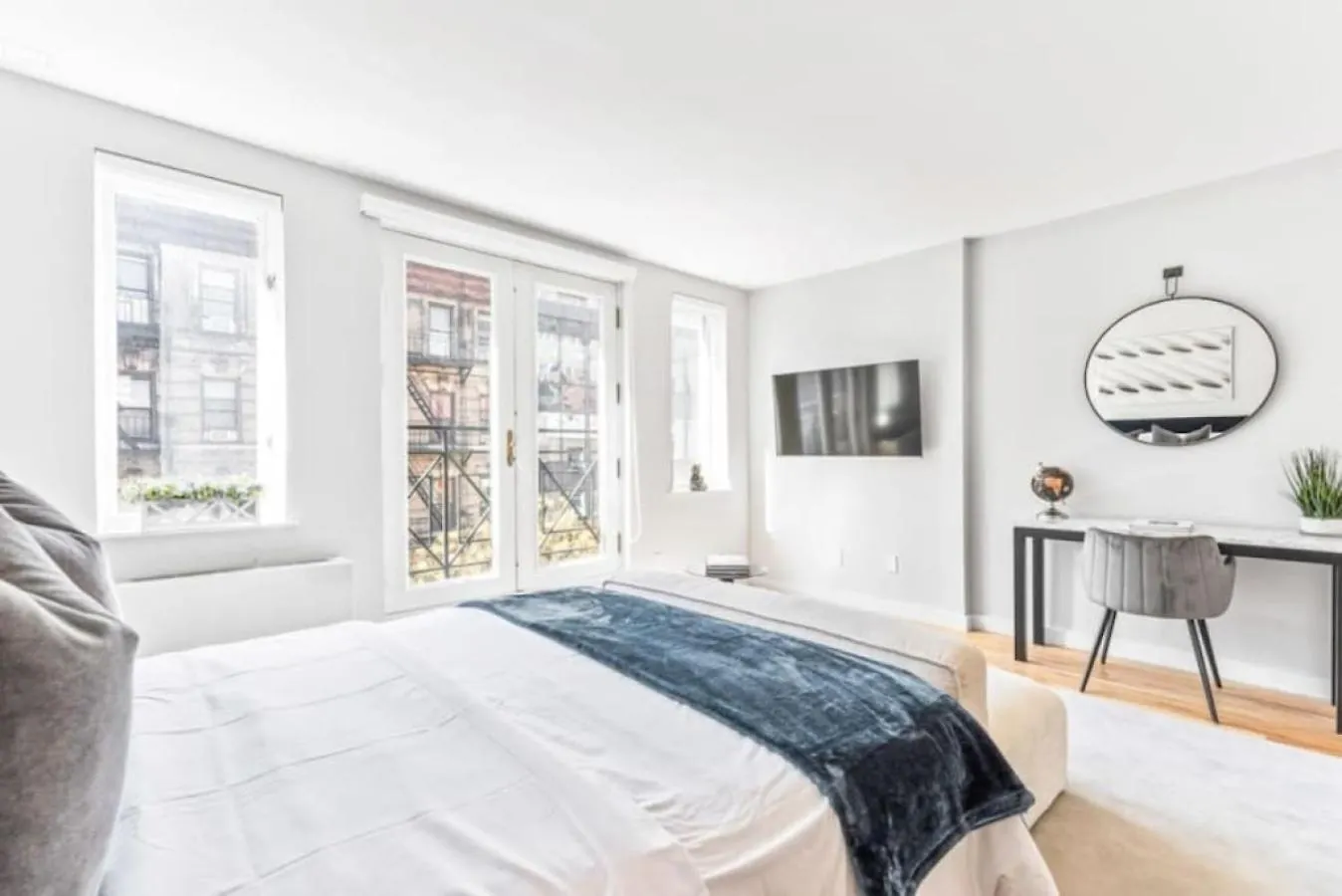 Luxe Studio With Charming Juliet Balcony Apartment New York