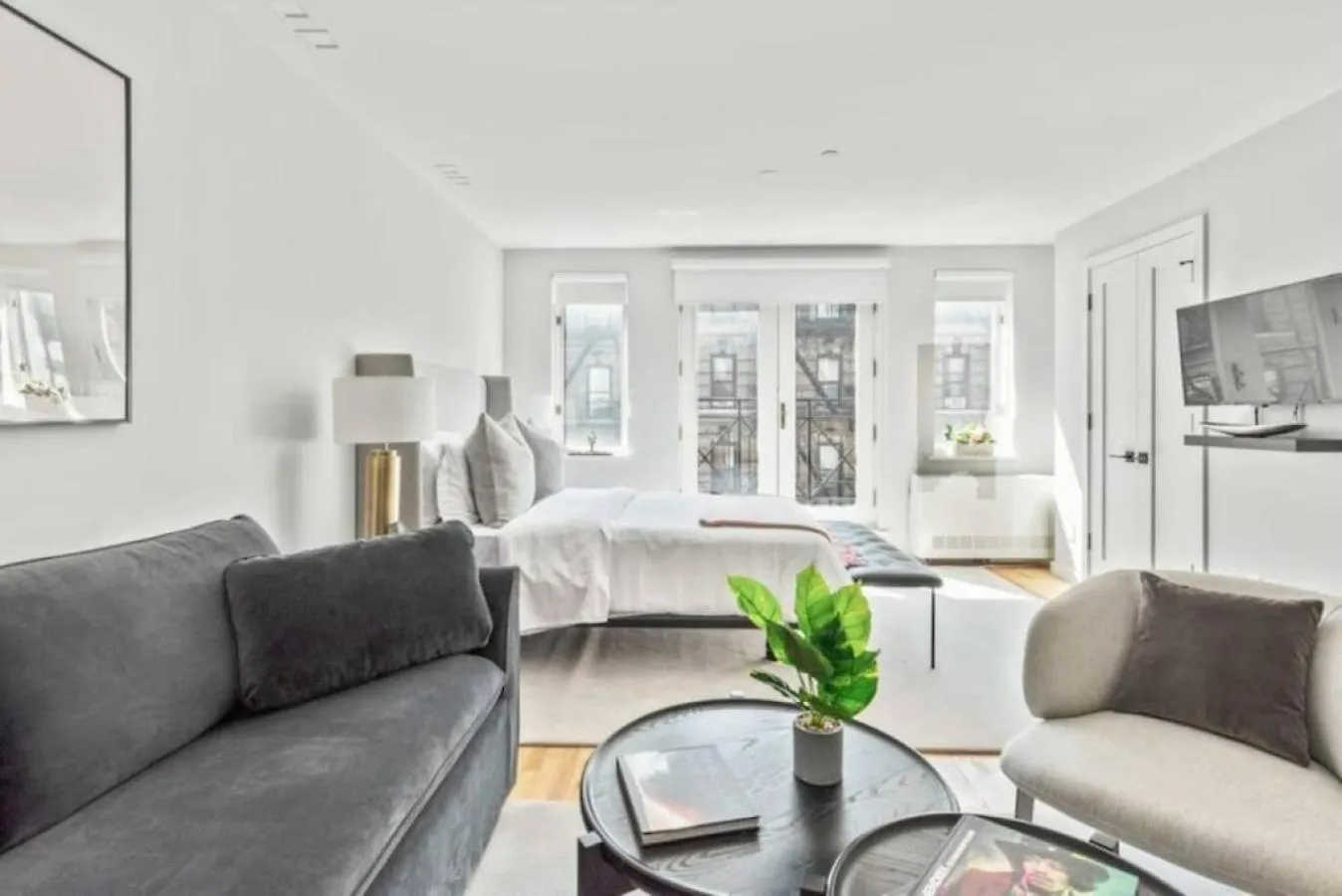Luxe Studio With Charming Juliet Balcony Apartment New York